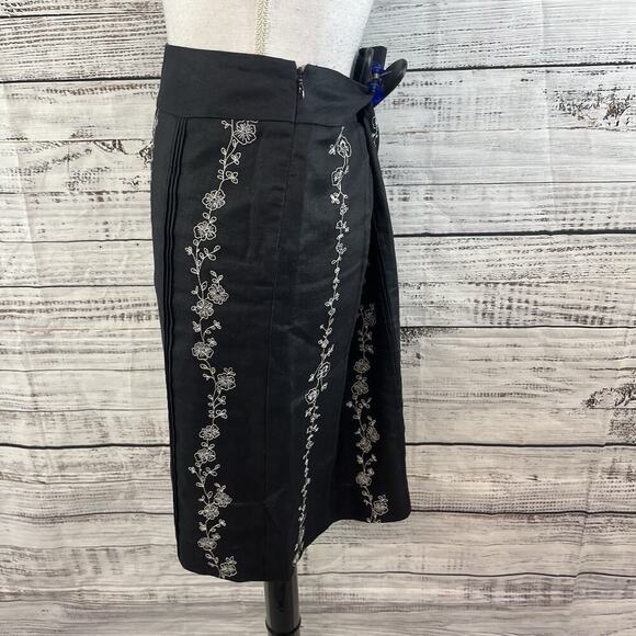 Style & Co Skirt size 8 Petite Black Linen Knee A Line Floral Embroidery Modest - Picture 6 of 8
